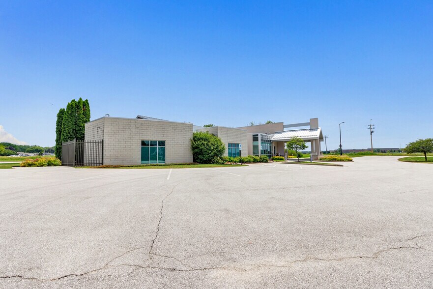 More Photos Of 2141 Lime Kiln Rd, Green Bay Medical For Sale