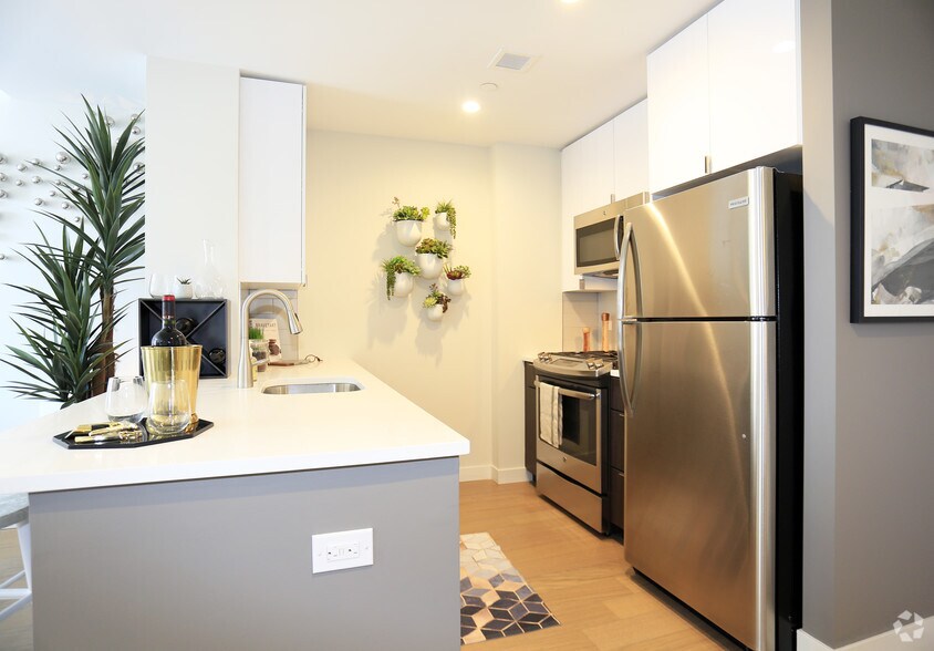 More Photos Of 57 Bank St, White Plains Apartments For Lease