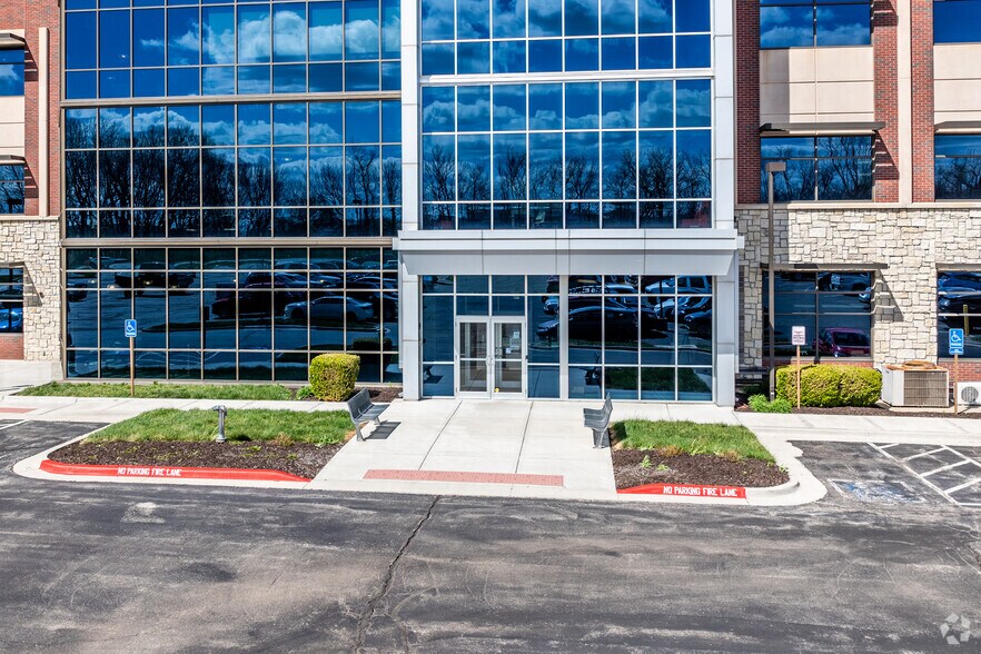 More Photos Of 22701 W 68th Ter, Shawnee Office For Lease