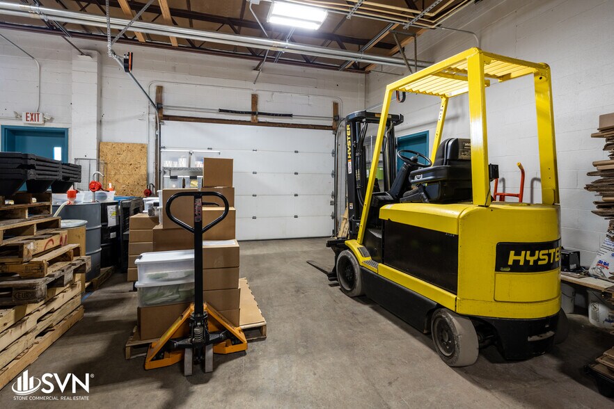 More Photos Of 330 Midland Pl, Lexington Warehouse For Lease