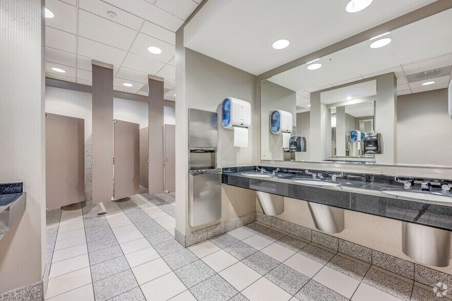 More Photos Of 754 Peachtree St, Atlanta Office For Lease