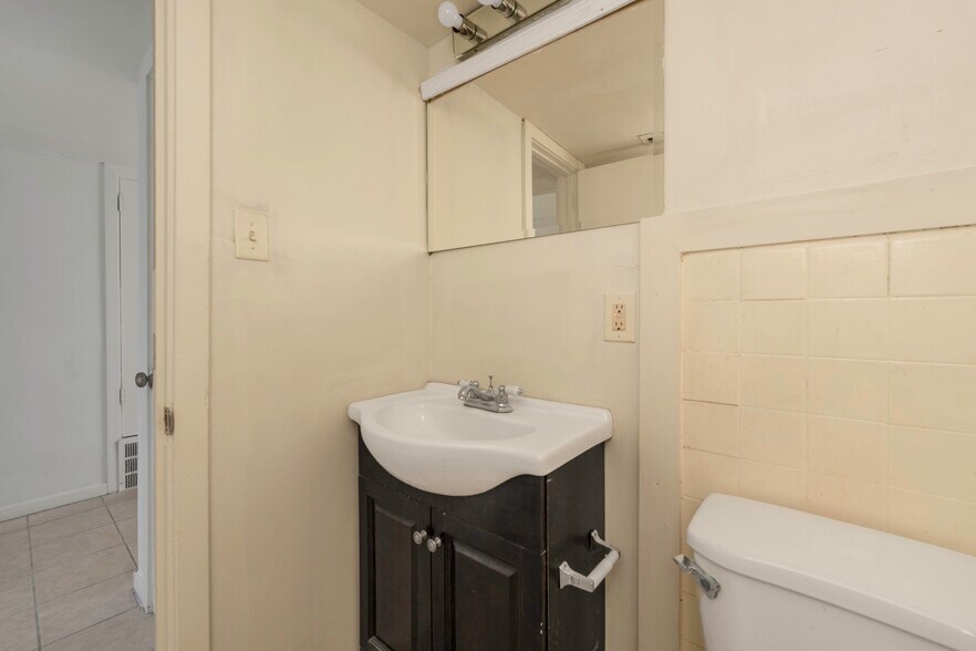 More Photos Of 3701-3743 Wesley Dr, Montgomery Apartments For Sale