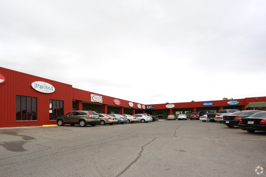 More Photos Of 1810 Trawood Dr, El Paso Freestanding For Lease