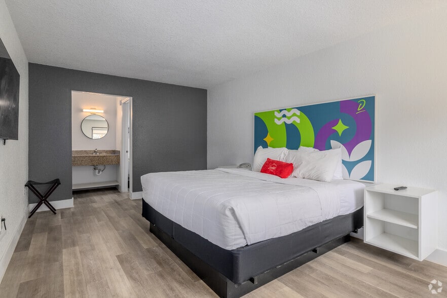 More Photos Of 1153 Airport Rd, Jacksonville Hotel For Sale