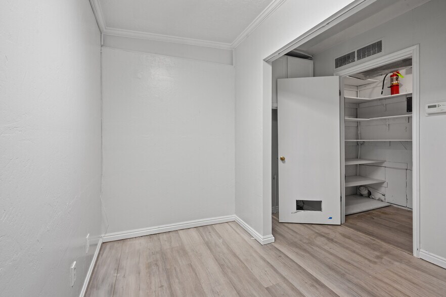 More Photos Of 9386 S Redwood Rd, West Jordan Office For Sale