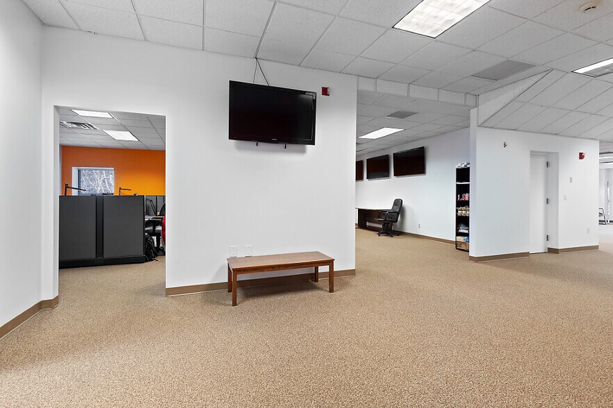 More Photos Of 4 Industrial Pky, Brunswick Manufacturing For Lease