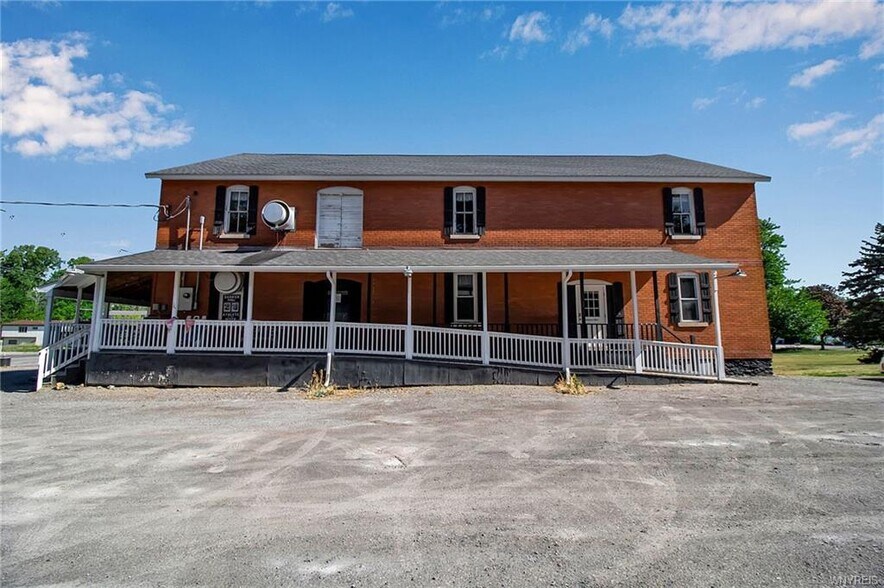 More Photos Of 1693 Quaker Rd, Barker Restaurant For Sale