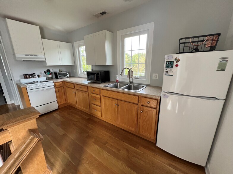 More Photos Of 1102 3rd St, Farmville Carwash For Sale