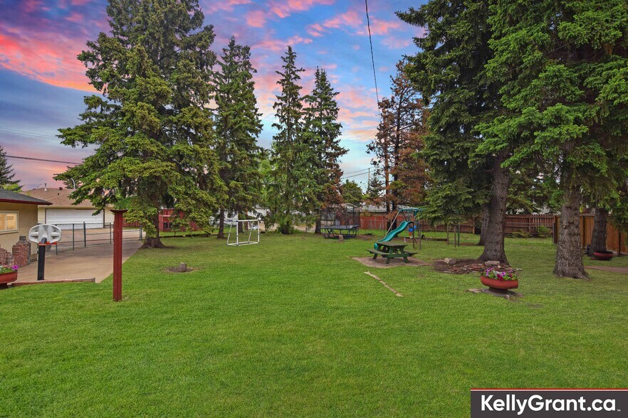 More Photos Of 9657 68A St NW, Edmonton Multifamily For Sale
