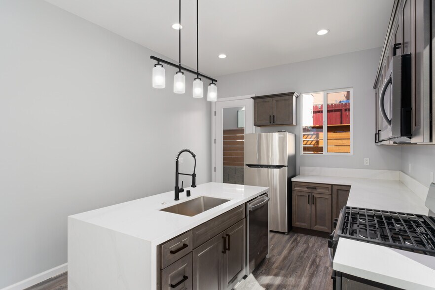 More Photos Of 6728 Thomson Ct, San Diego Apartments For Sale