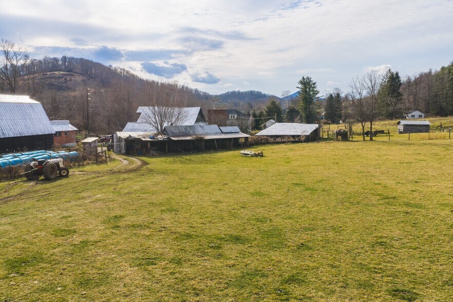 More Photos Of 230 Barn Ave, North Tazewell Land For Sale