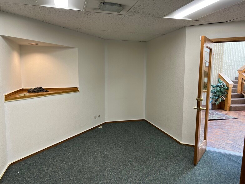 More Photos Of 8420 S Continental Divide Rd, Littleton Light Manufacturing For Lease