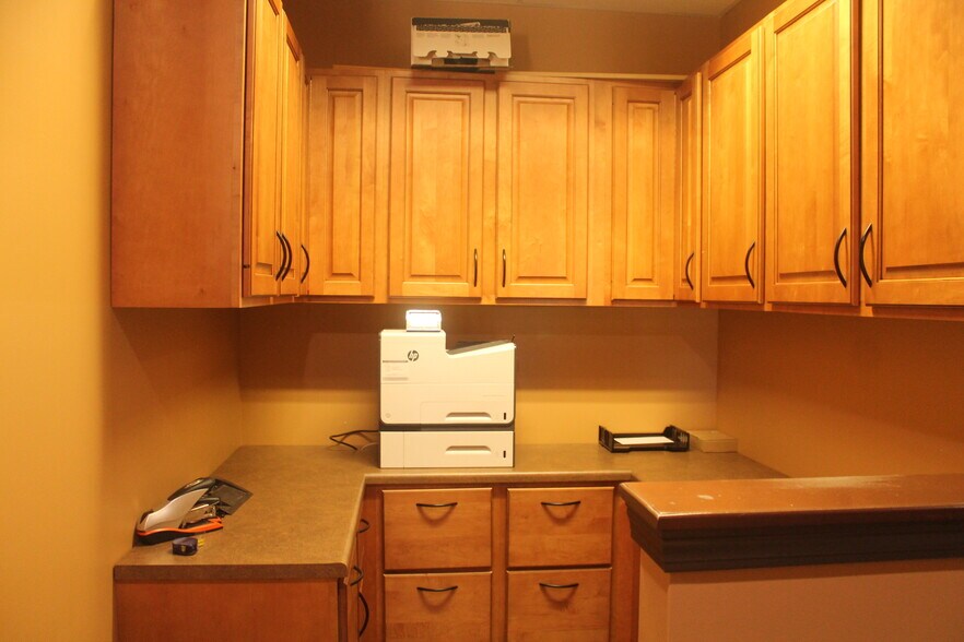 More Photos Of 1401 Financial Park, Carbondale Office For Sale