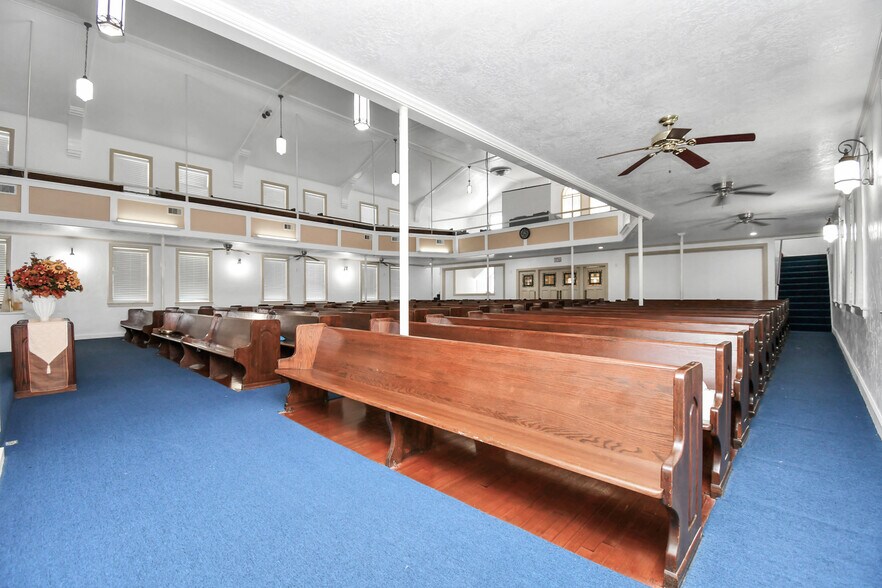 More Photos Of 2728 Kentucky St, Baytown Religious Facility For Sale
