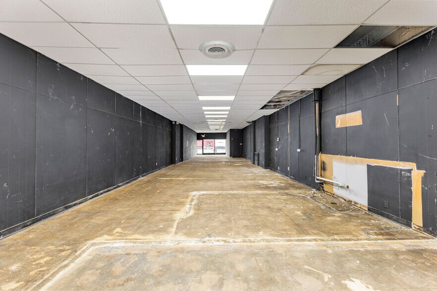 More Photos Of 4539 Montgomery Rd, Cincinnati Storefront Retail Residential For Lease