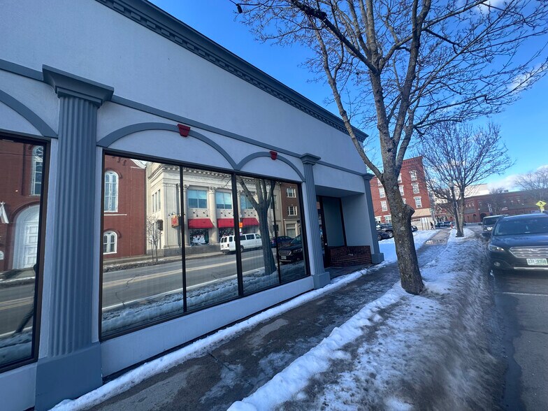 More Photos Of 21 Main St, Rochester Storefront Retail Residential For Lease