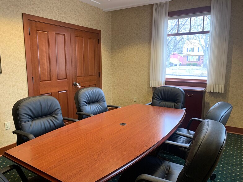 More Photos Of 275 Meadow Dr, North Tonawanda Restaurant For Sale