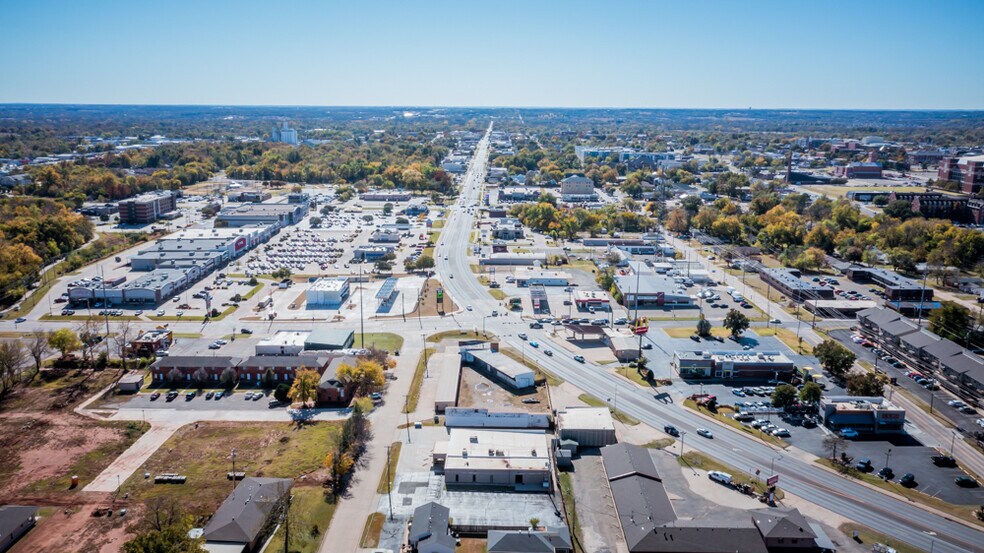 More Photos Of 800 N Main St, Stillwater Office For Sale