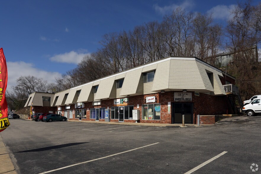 More Photos Of 1031 Plainfield St, Johnston Storefront Retail Office For Lease
