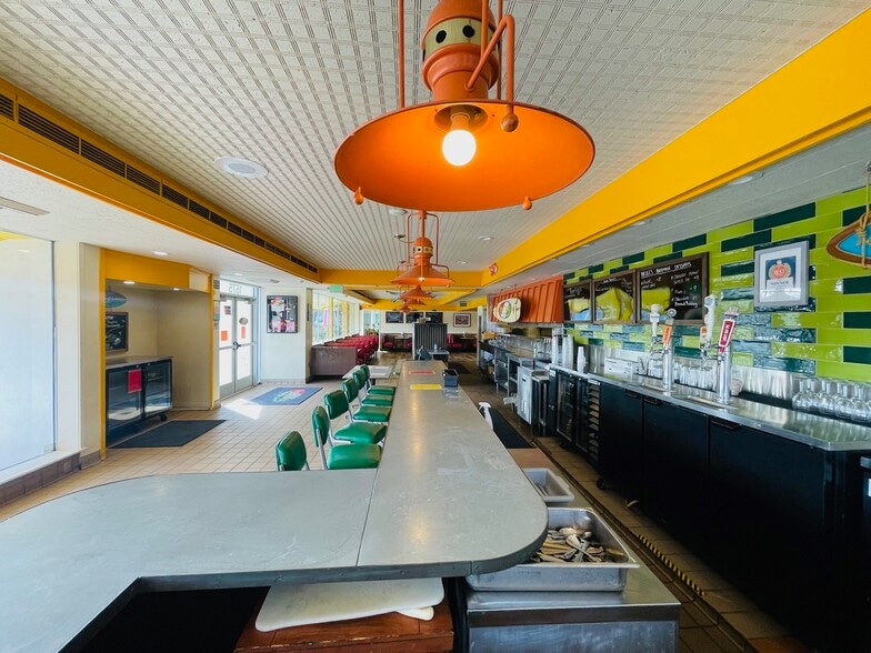 More Photos Of 1575 Calle Joaquin, San Luis Obispo Restaurant For Sale