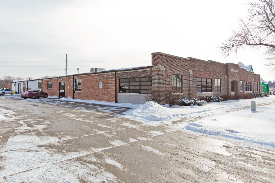 More Photos Of 3117 1st Ave SE, Cedar Rapids Loft Creative Space For Sale