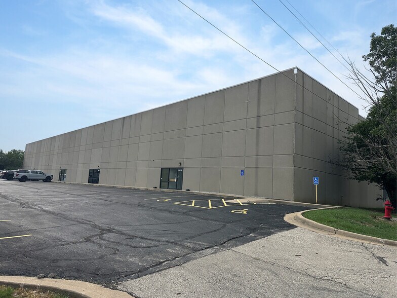Primary Photo Of 16240-16250 W 110th St, Lenexa Manufacturing For Lease