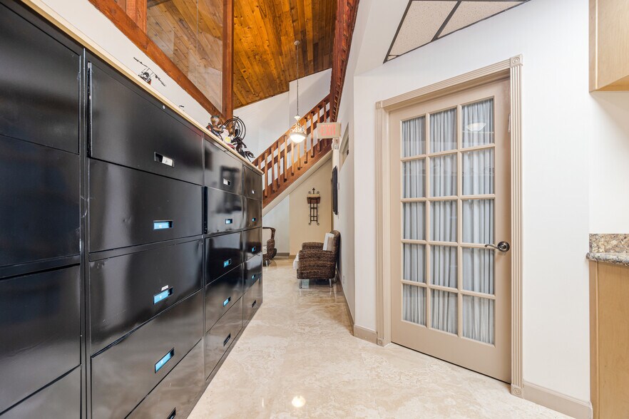 More Photos Of 5499 N Federal Hwy, Boca Raton Office For Sale