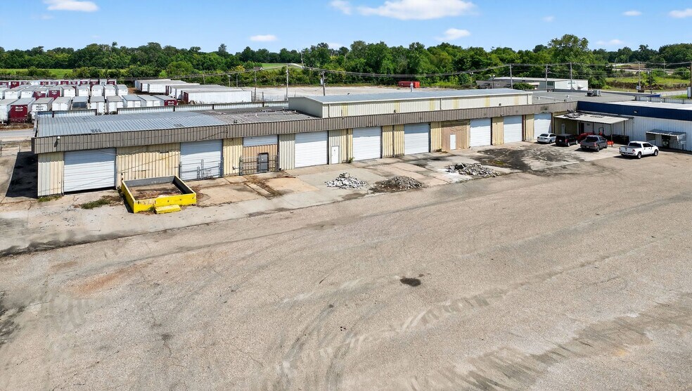 More Photos Of 400 Mound City Rd, West Memphis Service For Sale