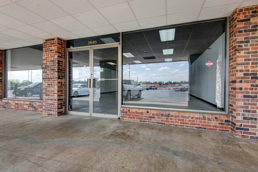 More Photos Of 3800-3900 S Campbell Ave, Springfield Unknown For Lease