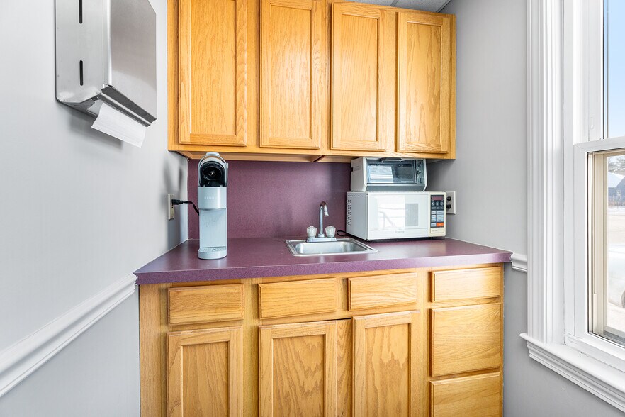 More Photos Of 293 Bedford St, Whitman Office For Sale