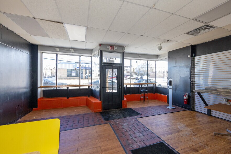 More Photos Of 2078-2080 S Taylor Rd, Cleveland Storefront For Sale
