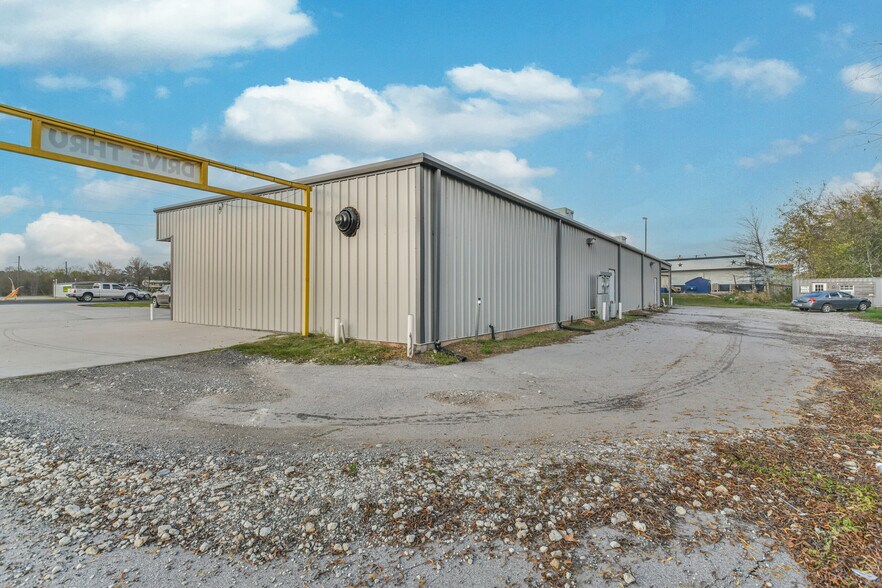 More Photos Of 3762 Highway 19, Riverside General Retail For Lease