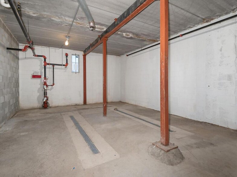 More Photos Of 1321 7th St S, Hopkins Manufacturing For Sale