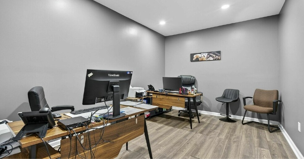 More Photos Of 10564 Redoubt Rd, Manassas Warehouse For Lease