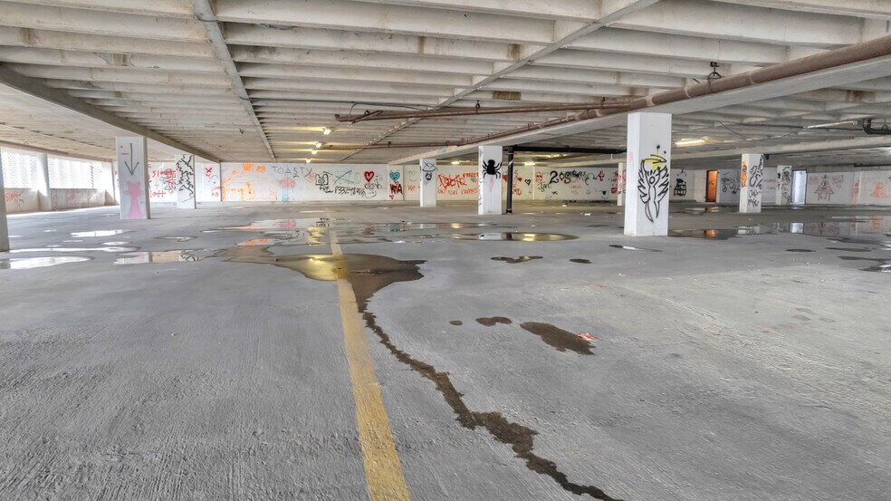 More Photos Of 120 S Main St, Victoria Office For Sale