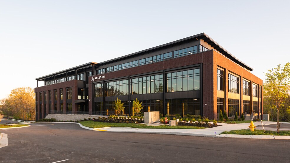 More Photos Of 329 S Royal Oaks Blvd, Franklin Medical For Sale