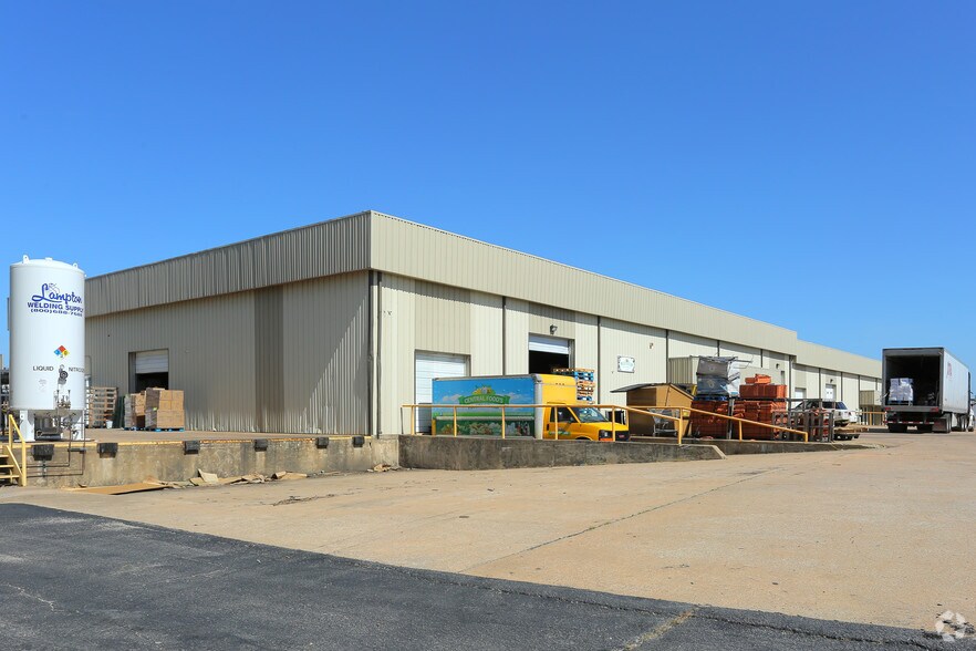More Photos Of 6836 E 44th St, Tulsa Light Manufacturing For Lease
