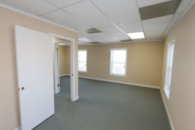 More Photos Of 400 Pelham Rd, Greenville Office For Lease