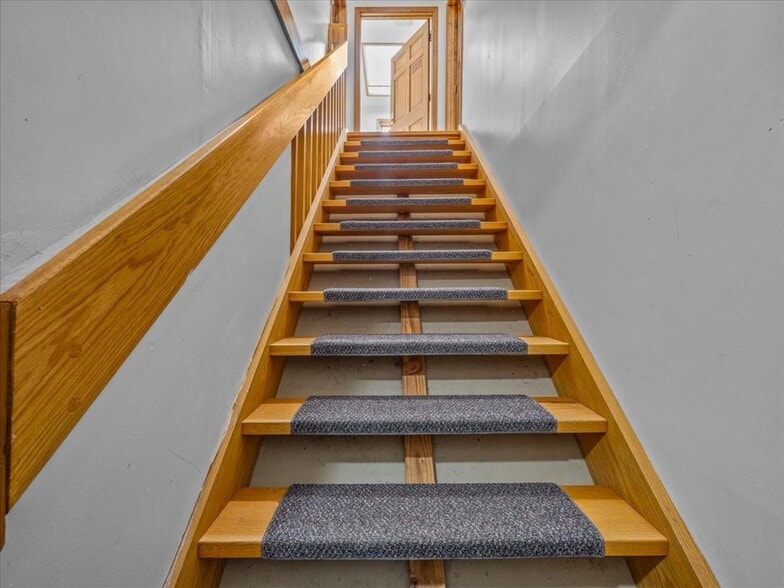 More Photos Of 200 W Town St, Norwich Office For Sale