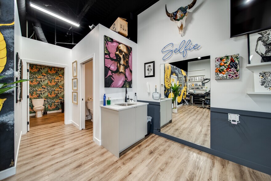 More Photos Of 6950-6970 76 Av NW, Edmonton Storefront Retail Office For Sale