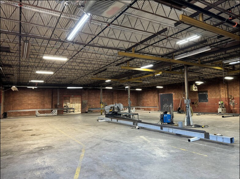 More Photos Of 503 11th Ave, Dalton Manufacturing For Sale