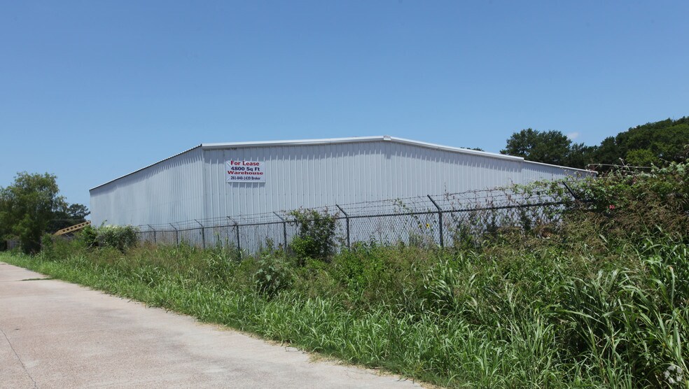 More Photos Of 1505 Brittmoore Rd, Houston Warehouse For Lease