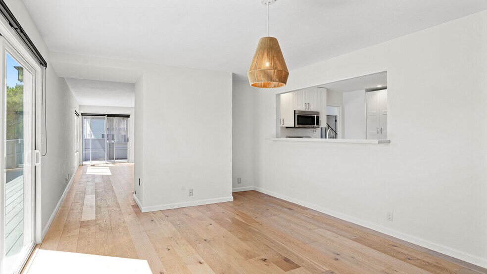 More Photos Of 151-153 Upper Via Casitas, Greenbrae Apartments For Sale
