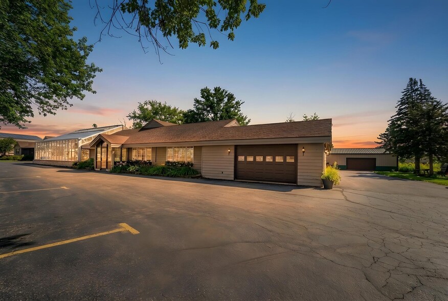 More Photos Of 1126 E State St, Sycamore Storefront Retail Residential For Sale