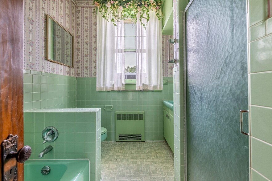 More Photos Of 405 E Spring St, Saint Marys Office Residential For Sale