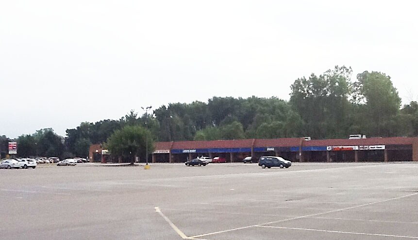 More Photos Of 5416-5446 S Division Ave, Grand Rapids General Retail For Lease