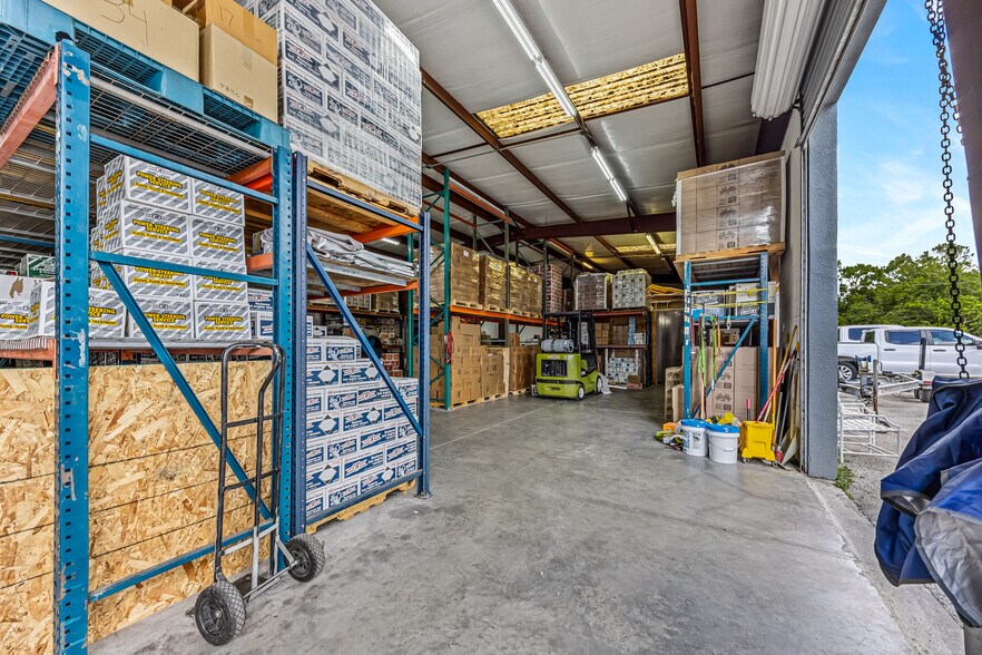 More Photos Of 3195 New York Ave, Melbourne Warehouse For Lease