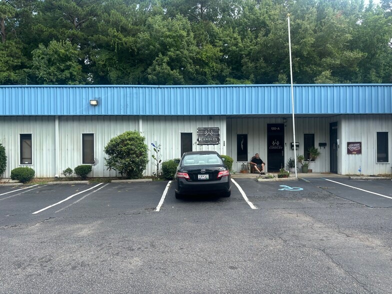 More Photos Of 120 Kaminer Way Pky, Columbia Light Distribution For Sale