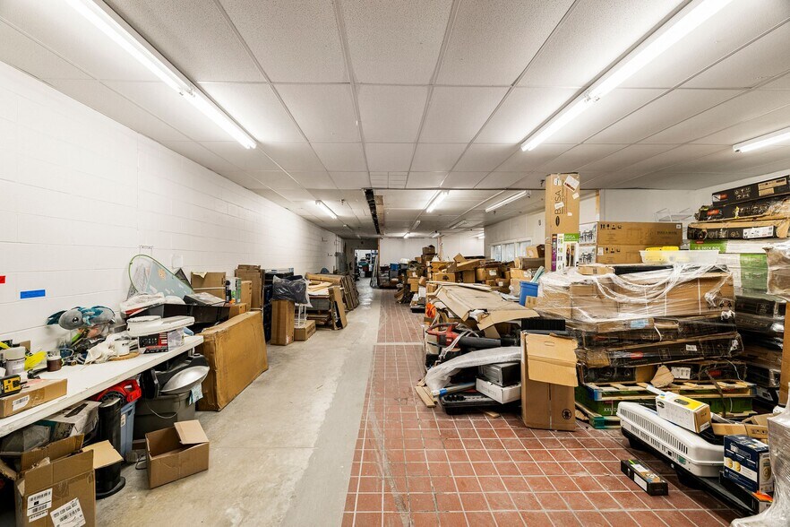 More Photos Of 821 King George Blvd, Savannah Unknown For Lease