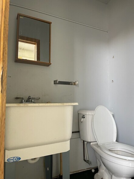 More Photos Of 1280 13th St, Steamboat Springs Warehouse For Sale
